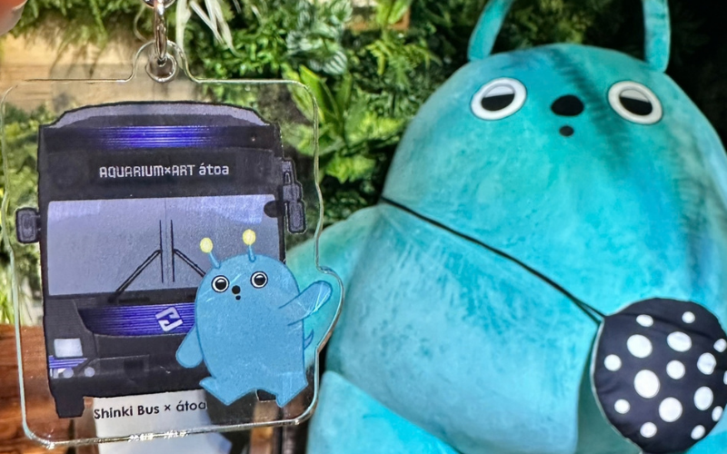Kobe 1day loop bus ticket　＋　AQUARIUM × ART átoa　＋　オリジナルアクリルキーホルダー